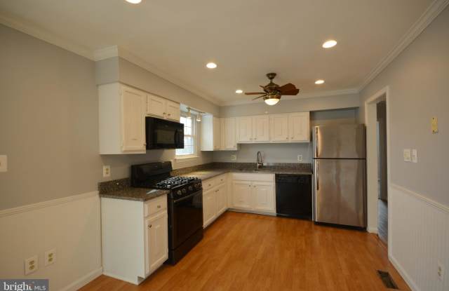 5939 PLUMWOOD LANE Gallery 4