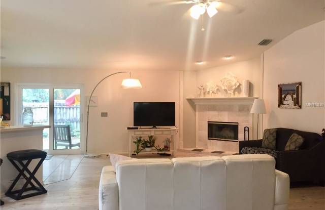 667 WHISPER COVE COURT Gallery 4