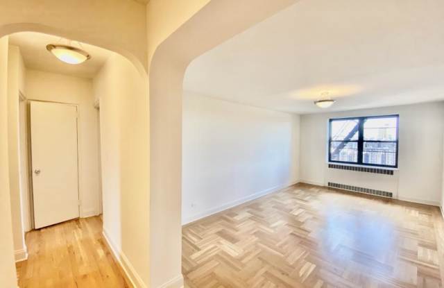 700 Fort Washington Avenue - 700 Fort Washington Avenue, New York City, NY 10040