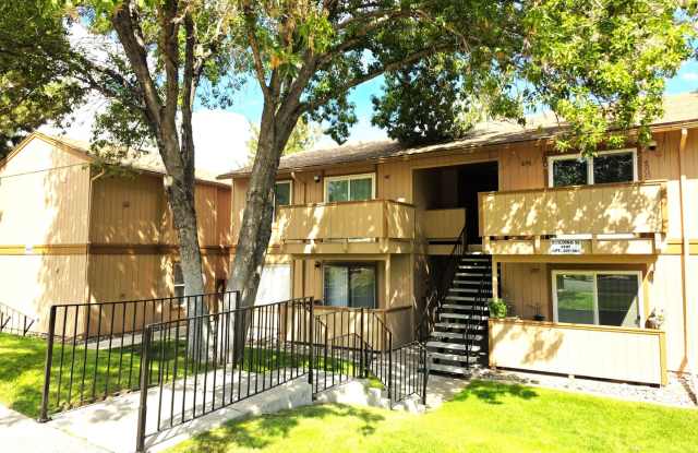 Updated Ground-Floor Two-bedroom One-bathroom Condo with New Hard Floors  Paint photos photos Updated Ground-Floor Two-bedroom One-bathroom Condo with New Hard Floors  Paint photos photos