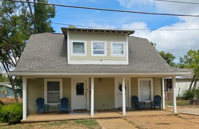 LOCATION!!! - 4BD/3BA FOR RENT Gallery 1