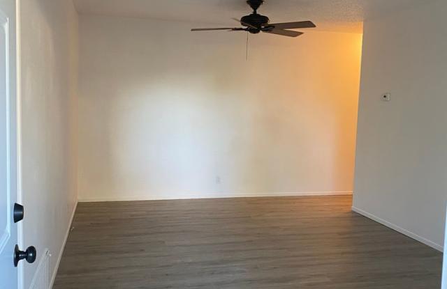 Updated Two Bedroom With Laundry, Garage and Yard! Gallery 2