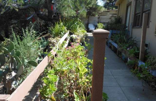 minh2225 - 2225 Santa Rita Street, Oakland, CA 94601
