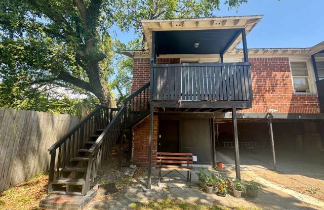 2887 College Street #B Gallery 1