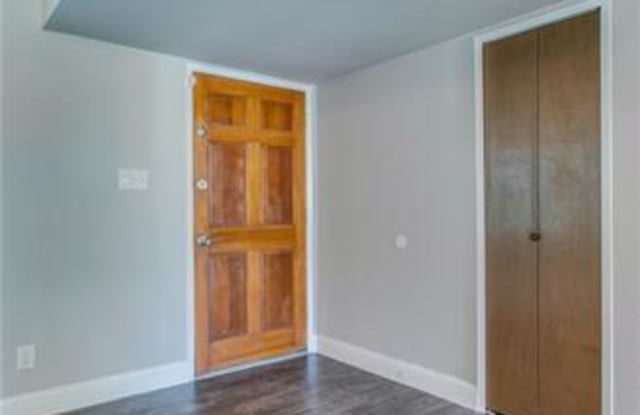 3300 Rose Hill Road Gallery 4