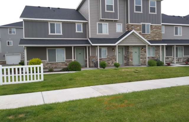 Beautiful 3 Bed 2 Bath townhome in Vineyard for rent photos photos