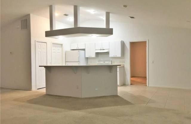 2221 SW 8th Place Gallery 4