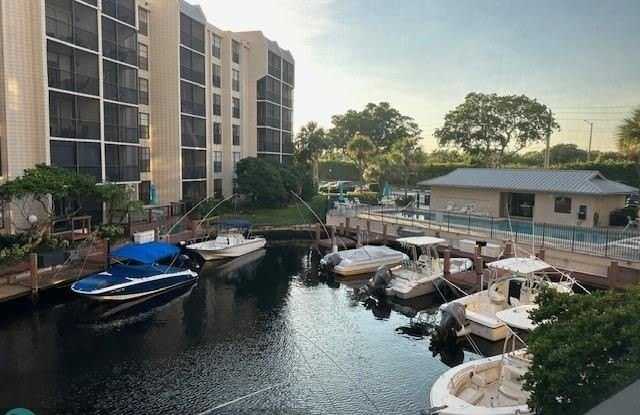 20 ROYAL PALM WAY - 20 Royal Palm Way, Boca Raton, FL 33432