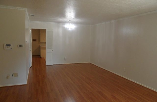 7044 Kingsbury Drive Gallery 2