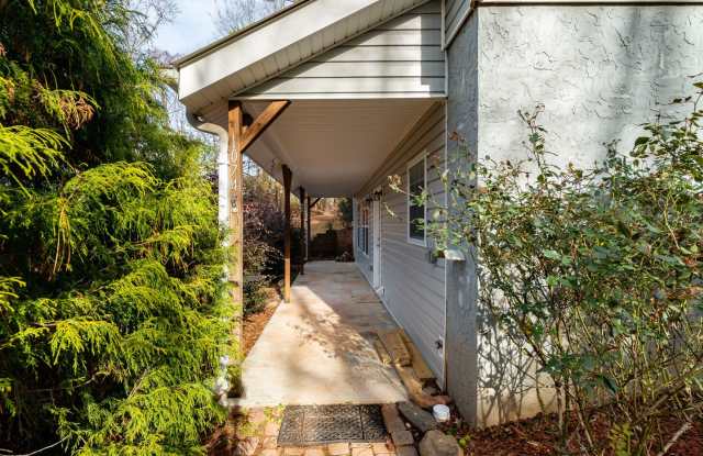 3 Bedroom 2 Bath in Villa Rica Gallery 4