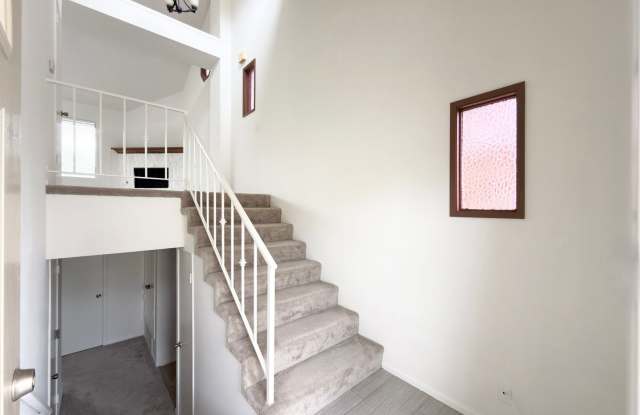 Two-Story Townhome in La Costa! Gallery 2