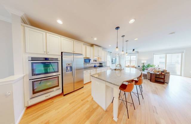 End Unit Brick TH 3 BED + 4.5 BA Roof top Deck photos photos