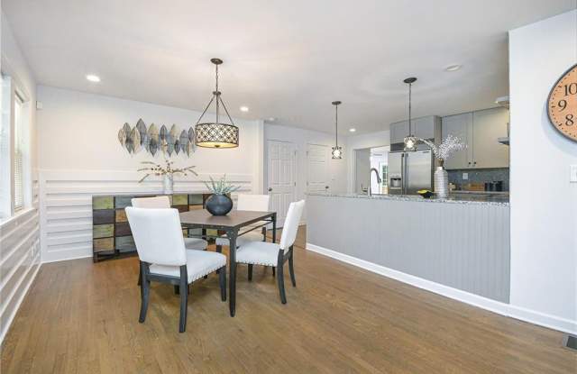 1877 Glenmar Drive Gallery 4