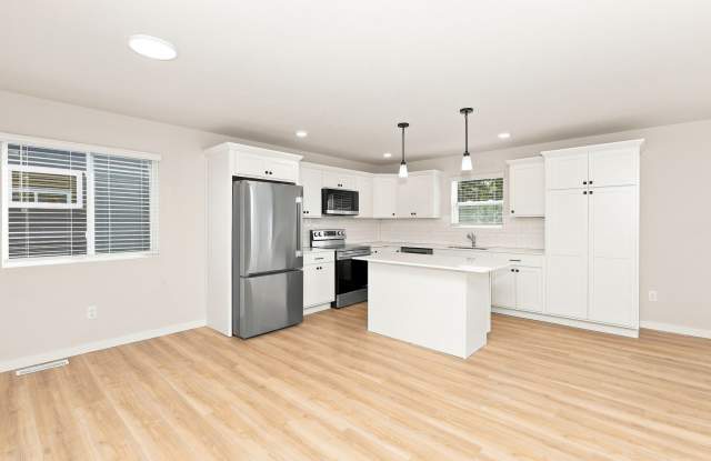 1 Month FREE Rent! Applied to Your First Full Month. Terms & Conditions Apply. Gallery 3