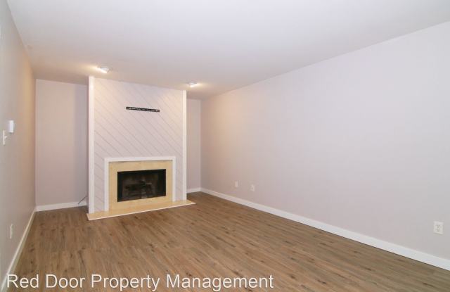 5918 Highgate Cir E Gallery 3