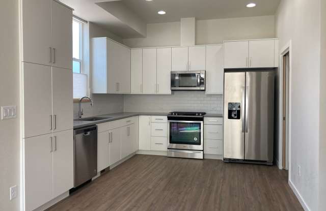 Modern 3br, 3.5ba, Finished Basement, 2 Suites! photos photos