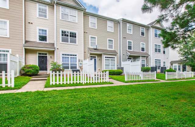 Beautifully Updated 3-Bedroom Townhome Near Downtown Raleigh - 340 Gilman Lane, Raleigh, NC 27610
