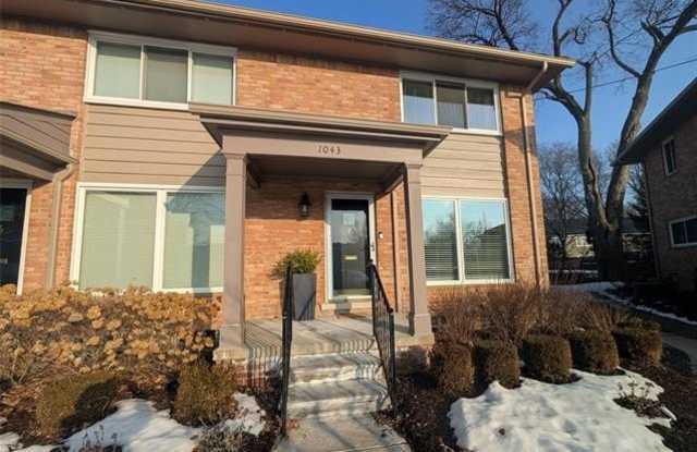 1043 N Old Woodward Avenue photos photos