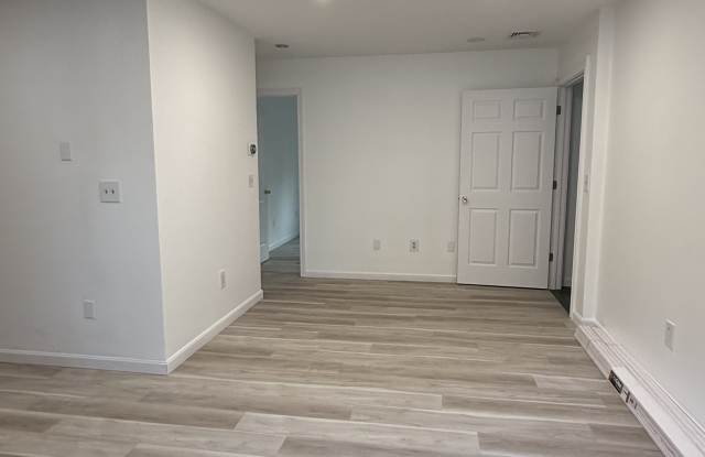 810 Metacom Avenue photos photos