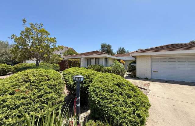Spacious 4 bedroom 2 bath home located in Rancho Bernardo! photos photos