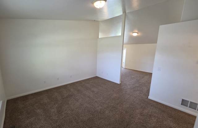 222 Robison Dr Gallery 2