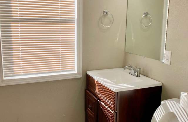 For Lease - 3 Bedroom 1 Bath House! photos photos