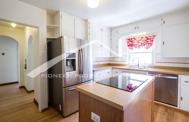 Washington Park Home with Washer/Dryer and Fenced Yard Gallery 4