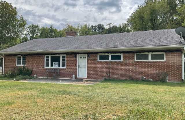 908 Red Hill Rd, Dauphin photos photos