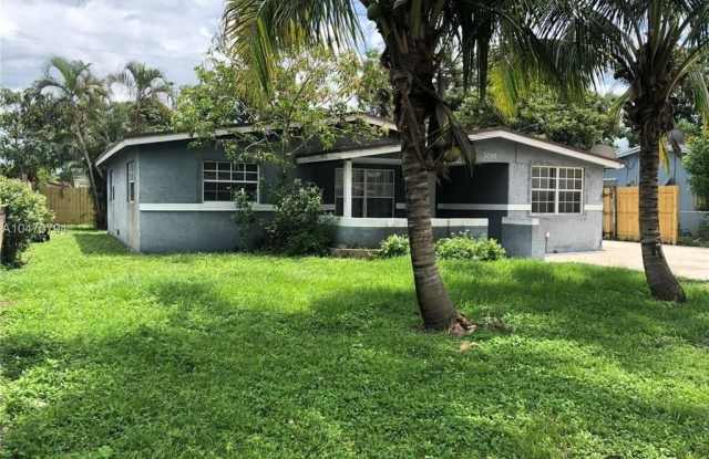 3651 NW 9th St photos photos