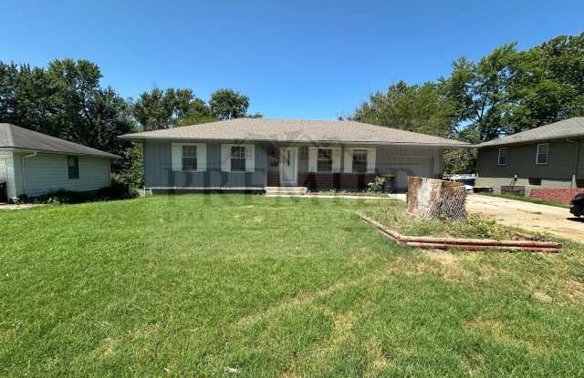 4 bd/1.5 ba house Rent $1475 -11808 Smalley Ave, Kansas City, MO 64134 photos photos