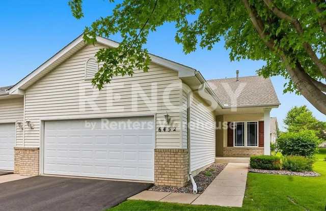 Available Now 3 Bedroom 2.5 Bath Townhouse in Otsego Gallery 1