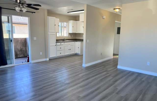 220 N Spruce Ave photos photos