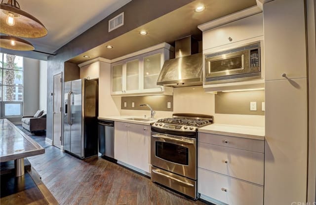 912 E Santa Ana Boulevard - 912 E Santa Ana Blvd, Santa Ana, CA 92701