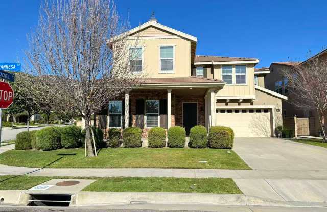 4 bedrooms 3.5 bathrooms single house in Azusa photos photos