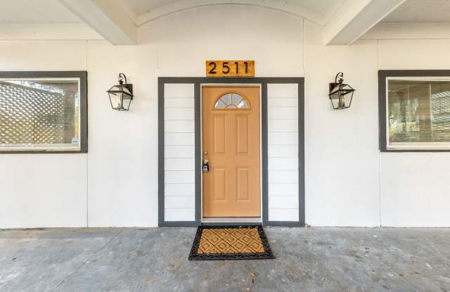 2511 San Gabriel Gallery 4