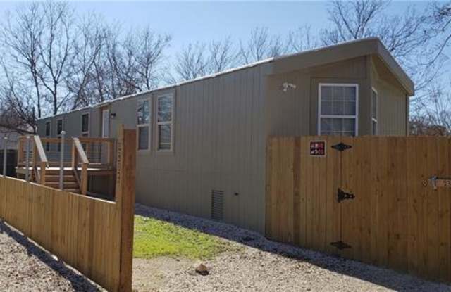 2303 Peach Tree LN Gallery 3
