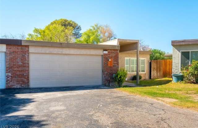 5253 S Lakewood Court Gallery 1