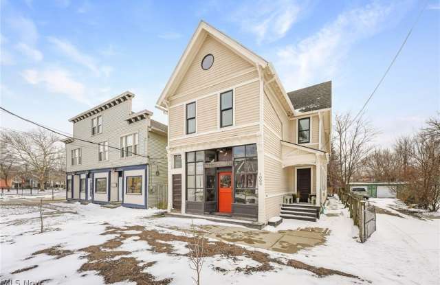 1009 Kenilworth Avenue unit: 3 photos photos