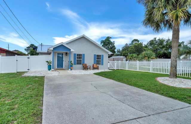 21615 Marlin Avenue - 21615 Marlin Avenue, Laguna Beach, FL 32413