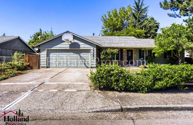 Cozy Beaverton Retreat with Sun-Filled Living Spaces & Spacious Backyard! NEW BEST PRICE!!! photos photos