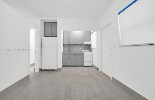 13390 NE 6th Ave photos photos