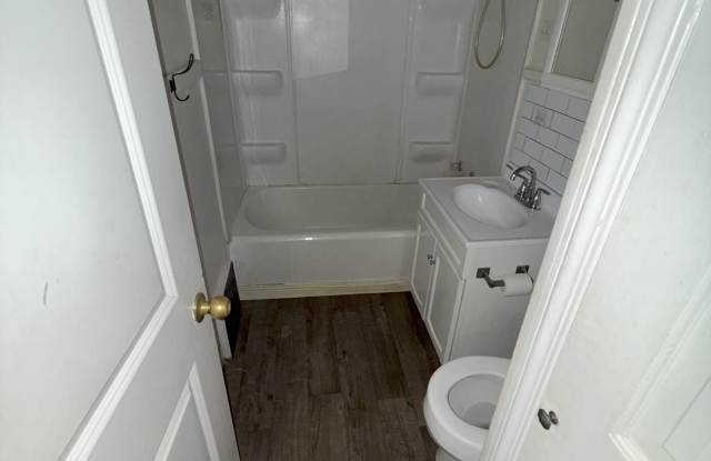 742 Colonial Dr photos photos