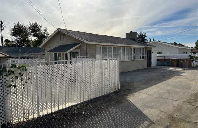 437 Cucamonga Avenue Gallery 3