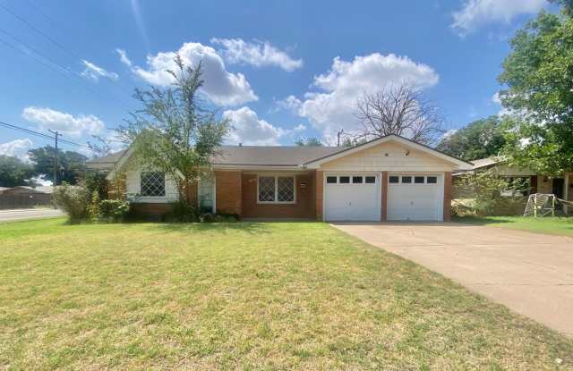 Newly renovated 3 bed 2 bath near 4th and Slide photos photos