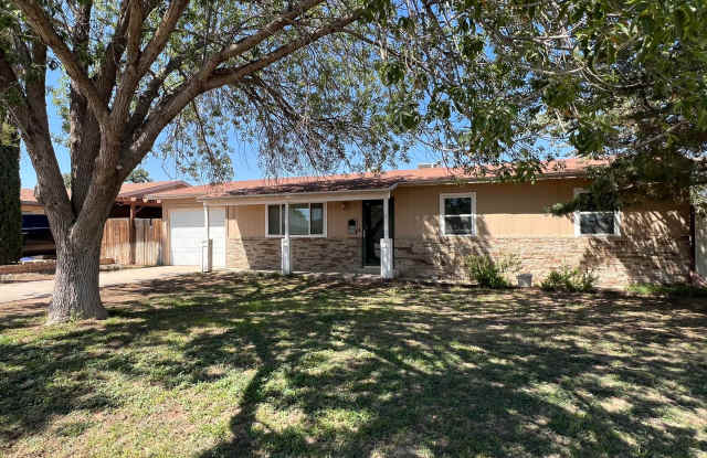 2 Bed/1 Bath and much more! Move in Specials! photos photos