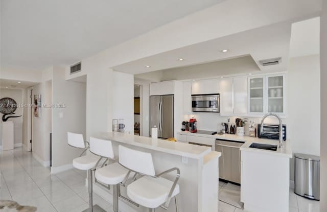 18011 Biscayne Blvd photos photos
