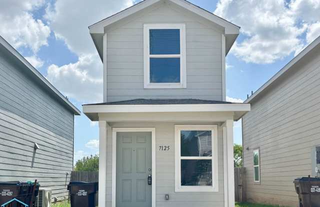 Welcome to the coolest little spot in San Antonio –A Charming Two-Story Tiny House for Rent! photos photos