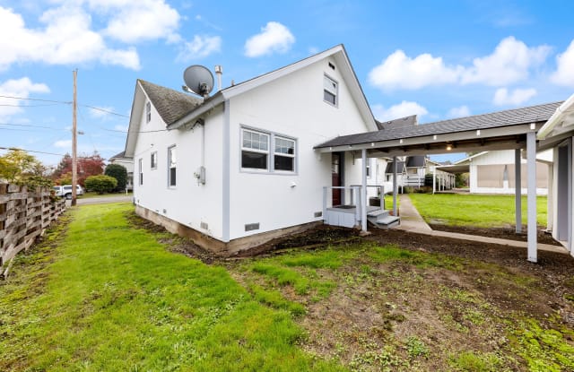 340 East 1st Street - 340 East 1st Street, Yamhill, OR 97148
