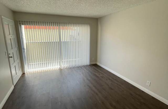 Cordova Apts photos photos
