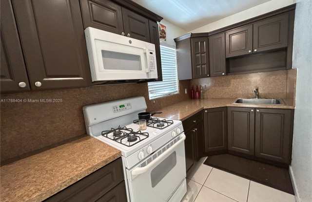 12890 NE 8th Ave photos photos